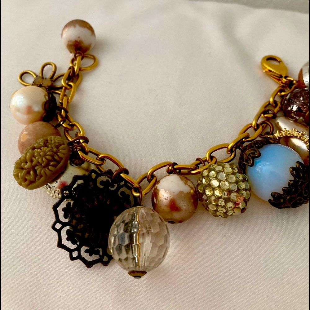 Vintage Lenora Dame Charm Bracelet - Gold Tone With Tone Charms - Picture 5 of 14